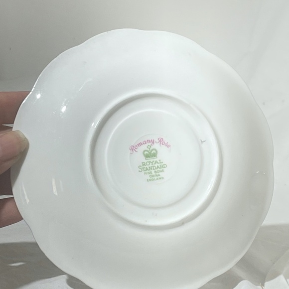 Royal Standard Fine Bone China Made in England "Romany Rose"  Yellow Roses - Picture 8 of 8